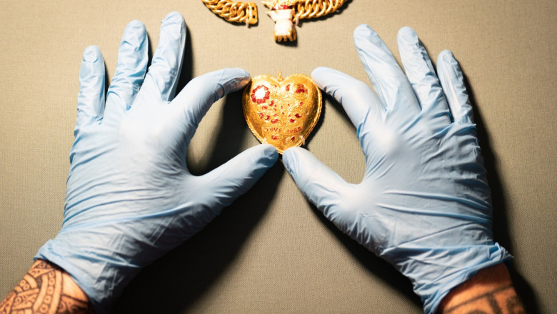 Un pandantiv care a aparținut regelui Henric al VIII-lea al Anglei este expus la British Museum.