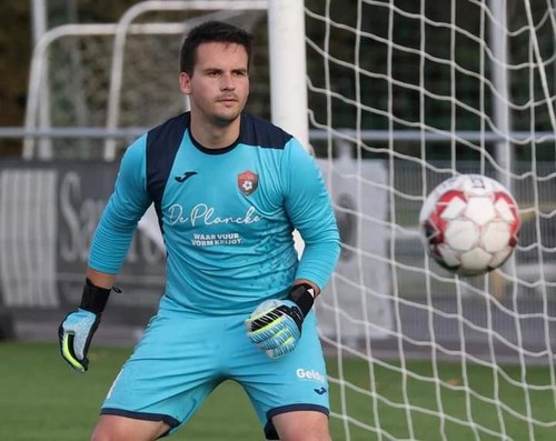 Un portar belgian, în vârstă de 25 de ani, a murit pe teren după ce a apărat un penalty