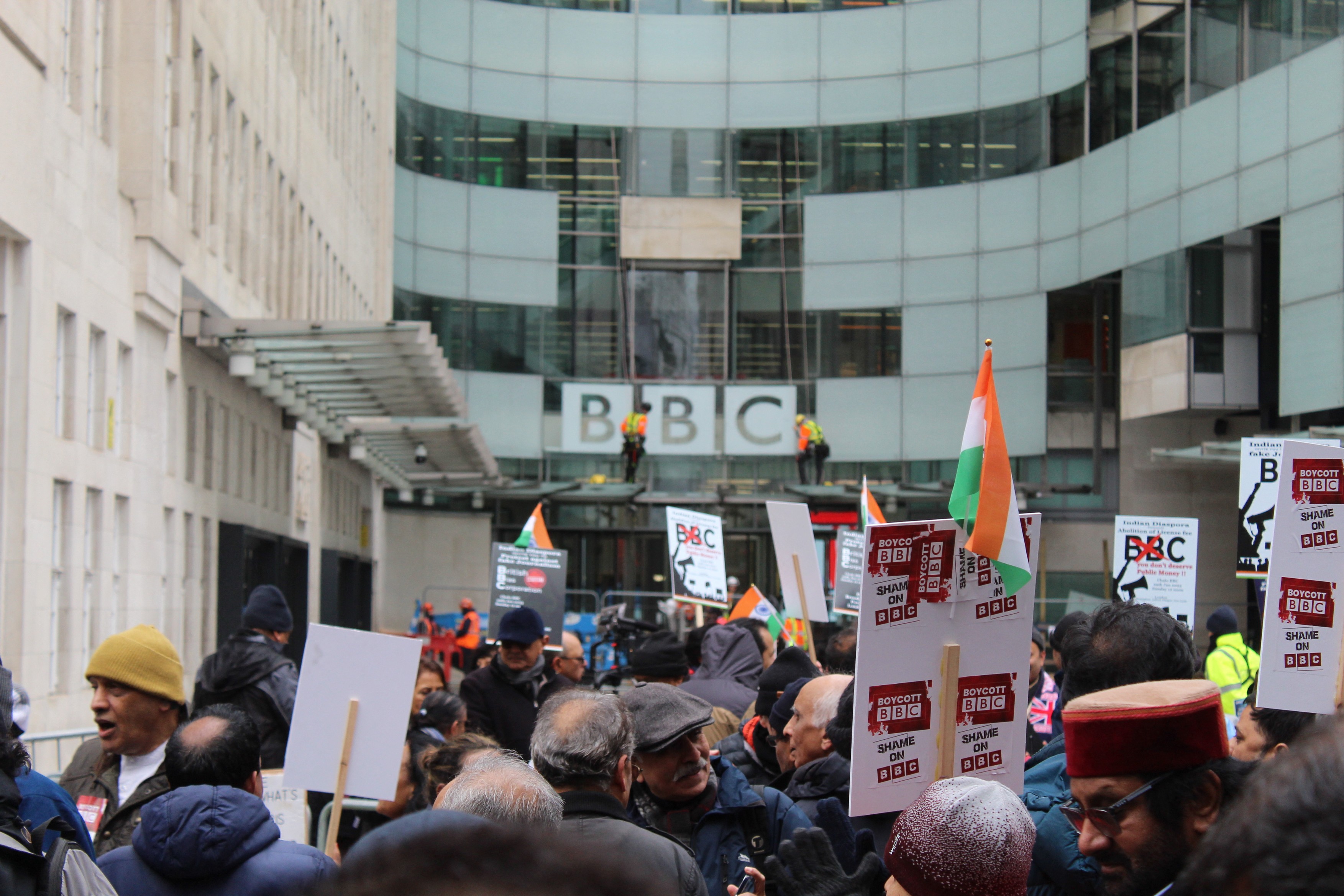 Biroul BBC din India a fost perchezitionat de fisc după ce a difuzat un documentar critic la adresa premierului Narendra Modi