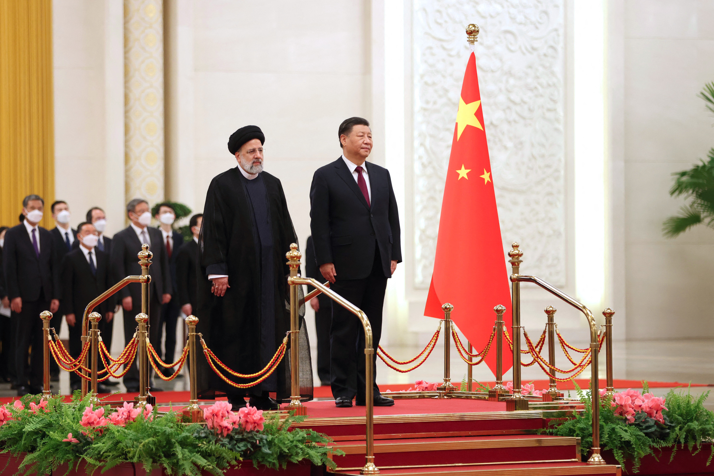 Xi Jinping îi transmite lui  Raisi „solidaritatea” Chinei față de Iran într-o lume „complexă”