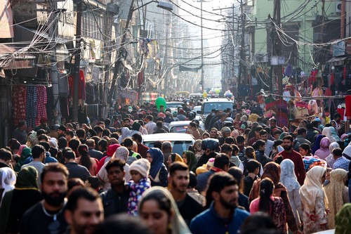 India a depășit China ca număr de locuitori și a trecut pe primul loc în lume