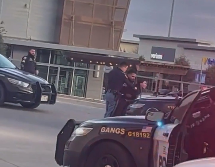 Un mort și trei răniți după ce un bărbat a deschis focul într-un mall din Texas