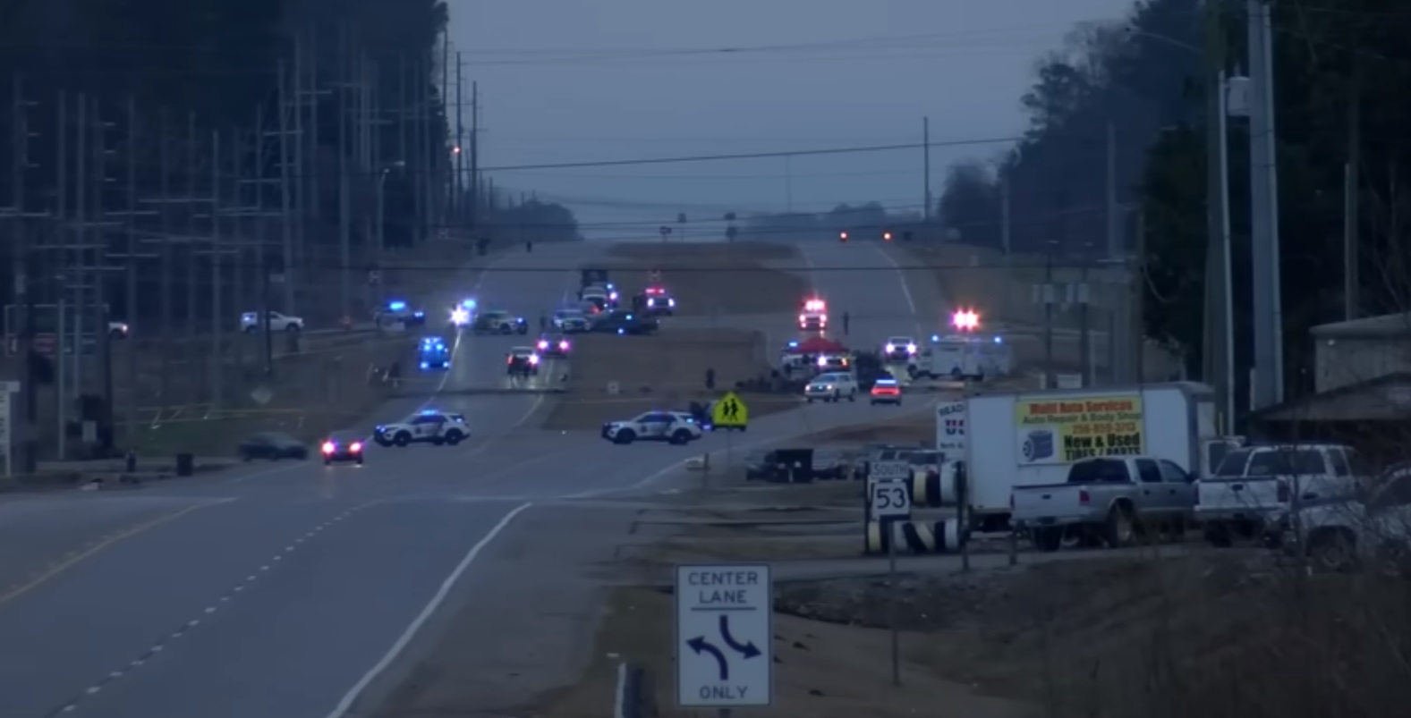 Un elicopter Black Hawk s-a prăbușit și a explodat pe o autostradă din SUA. Doi militari au murit