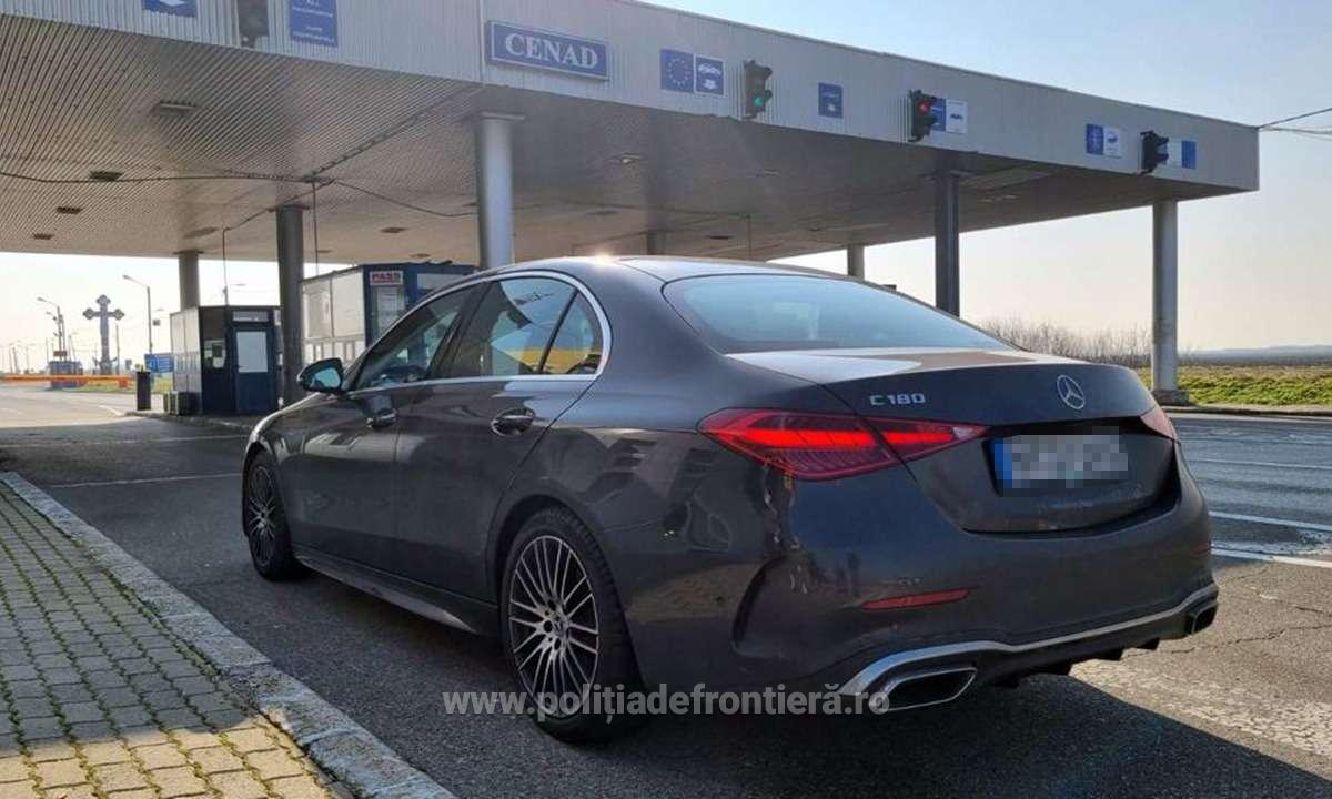 Un bulgar a încercat să intre în țară într-un Mercedes de 60.000 de euro chiar în ziua în care mașina a fost declarată furată