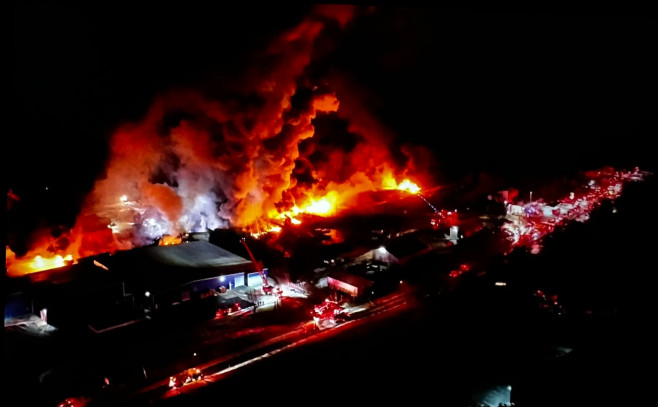 Imagini cu incendiul provocat de deraierea trenului cu substanțe toxice din Ohio
