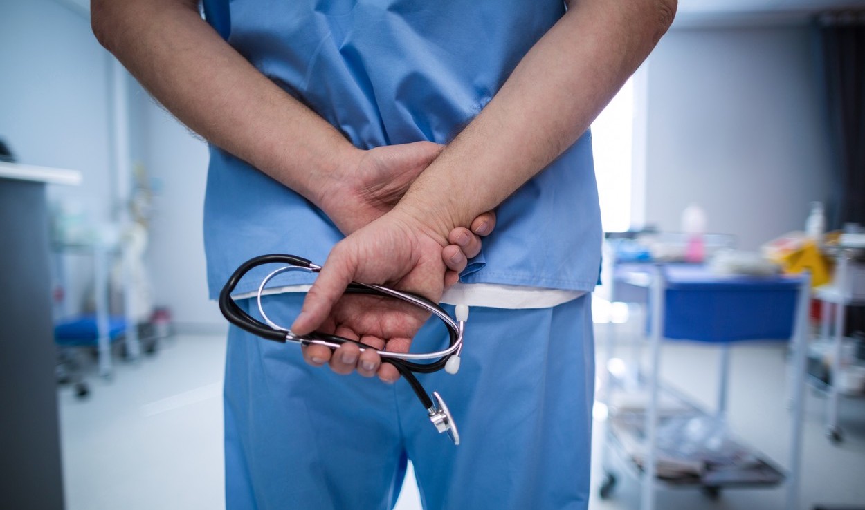 Medicii de familie, reactie la propunerea de validare prin SMS pentru serviciile medicale: „Incalca spiritul actului medical”