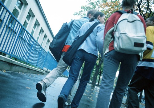 Fără experiență, dar cu pretenții la salariu: 2 din 10 tineri români nici nu muncesc, nici nu studiază