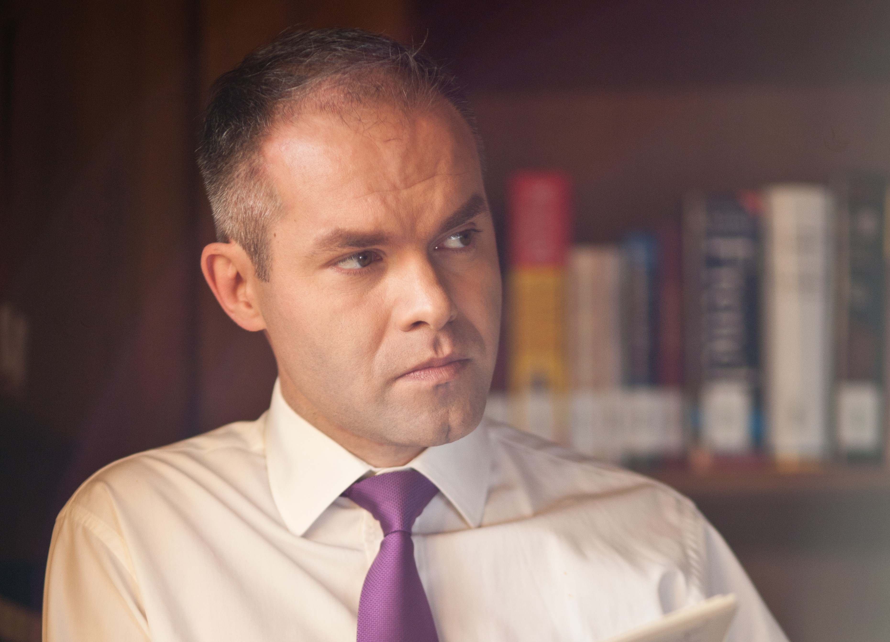 Daniel Funeriu a comparat manuale de ştiinţe din România, Franţa şi Germania: „Ale noastre par concepute pentru imprimat pe tricouri”