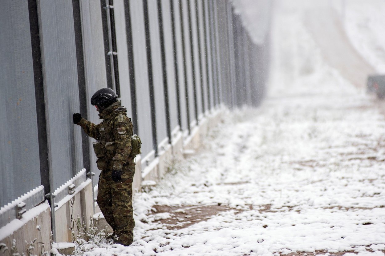 Polonia închide un punct de frontieră cu Belarus. Guvernul de la Minsk critică decizia: "Iraţională, poate duce la colaps"