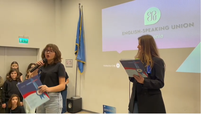 Zeci de elevi și studenți au participat la competiția națională de Public Speaking