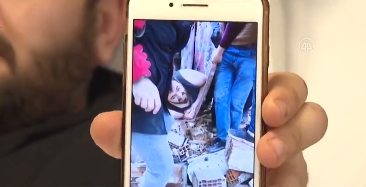 A supraviețuit 32 de ore sub dărâmături cu 12 măsline. ”Am căzut două etaje cu tot cu camera în care mă aflam”