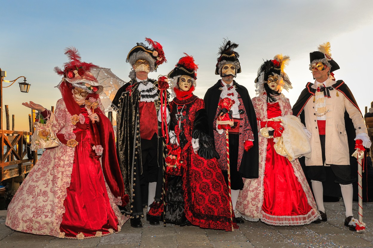 Veneția interzice confetti din plastic în timpul carnavalului. Amenzile sunt uriașe