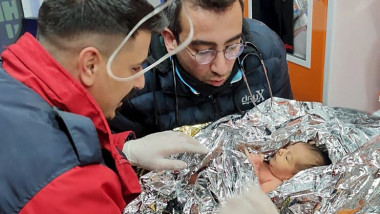 Un bebeluş care avea 10 zile când s-a produs cutremurul din Turcia a fost salvat.
