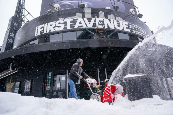 Winter Storm Pounds US