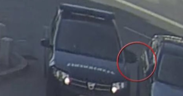 Anchetă în cazul jandarmului care a zgâriat o mașină parcată neregulamentar. Măsurile anunțate de Jandarmeria București