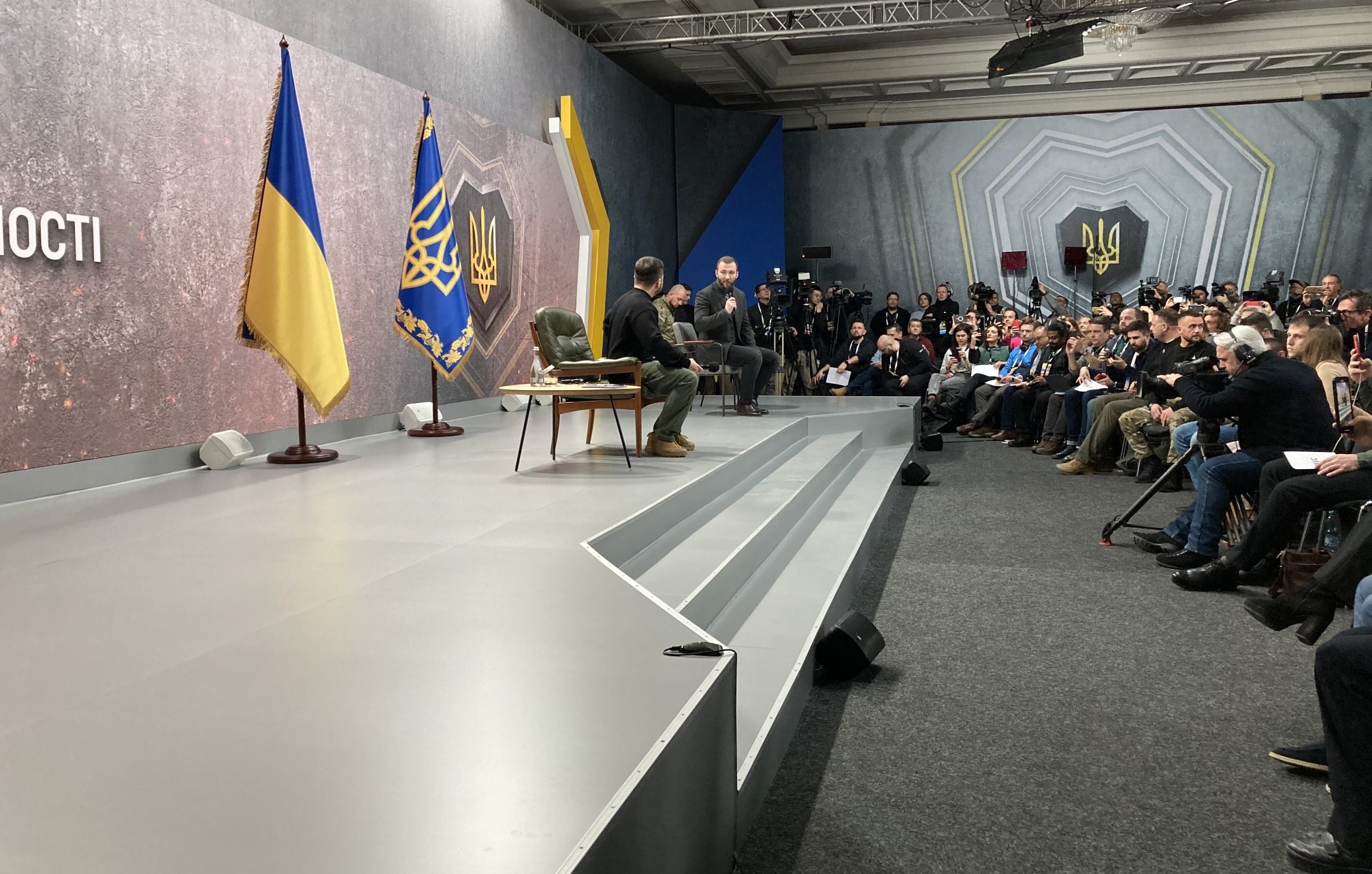 365 zile de război în Ucraina. Zelenski spune că nu se poate așeza la masa negocierilor cu Putin, chiar dacă Erdogan ar fi mediator