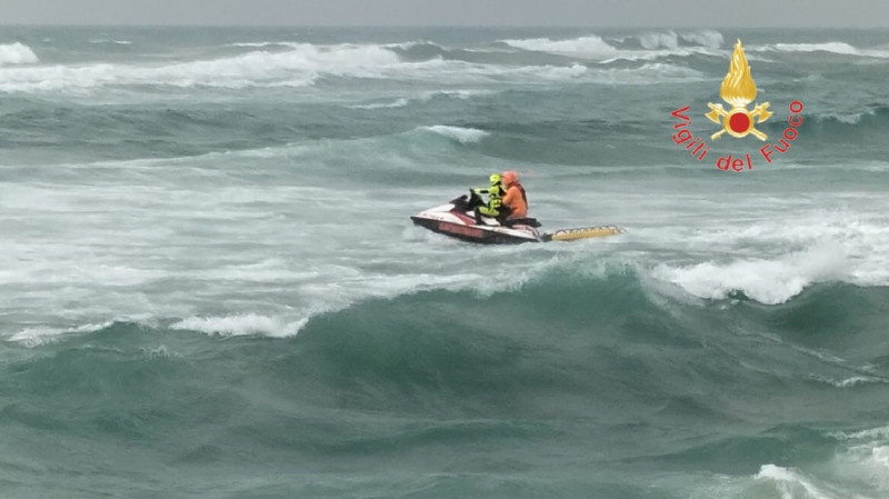 Italy, Crotone: Migrants shipwreck. At least 40 dead off the coast of Crotone. Children among the victims