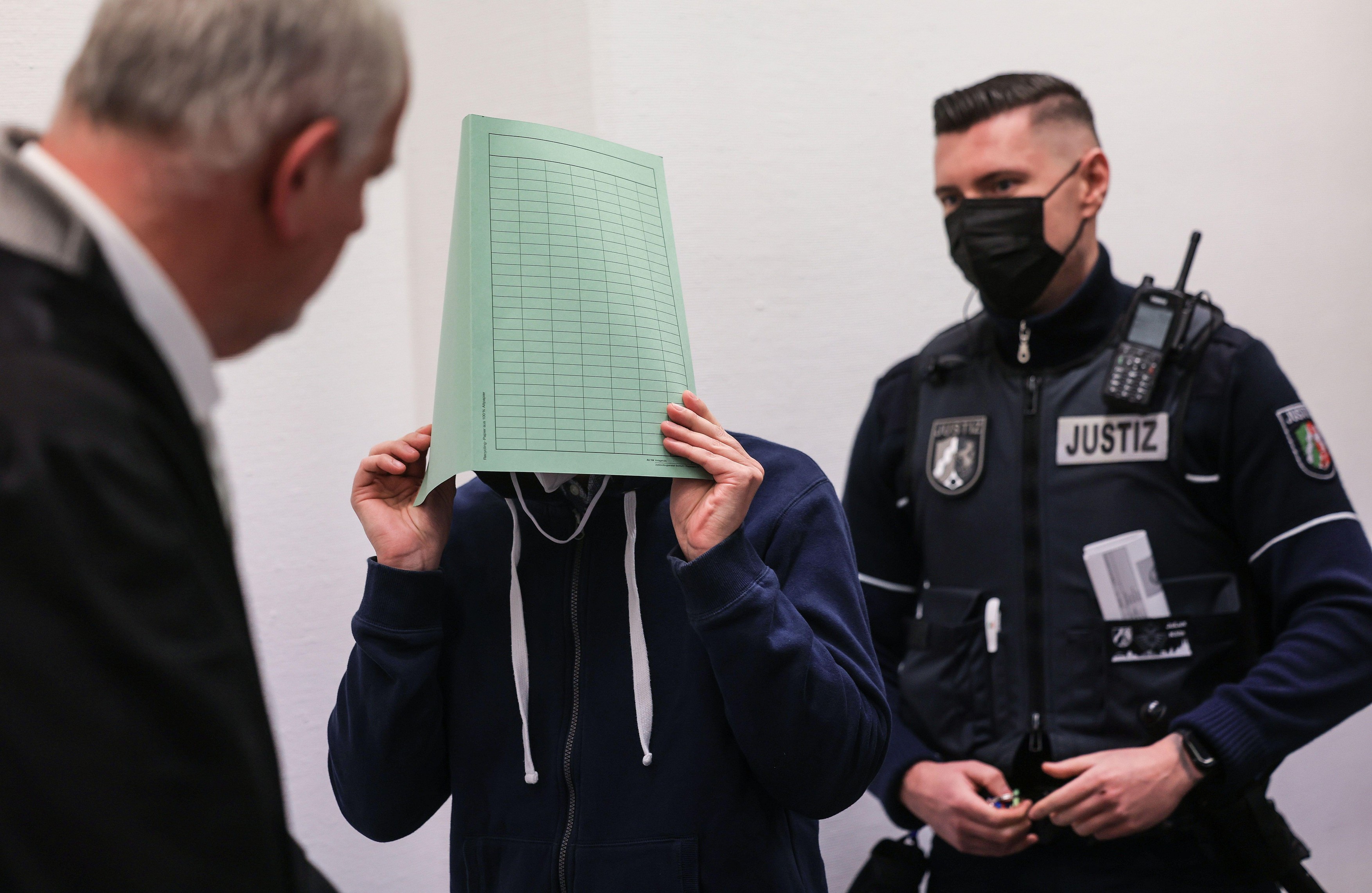 Un expert IT, angajat ca babysitter, a fost condamnat la 14 ani de închisoare pentru 120 de abuzuri sexuale împotriva copiilor
