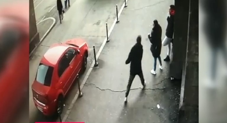 Femeie înjunghiată în fața Gării de Nord din București. Agresorul a rănit și un polițist