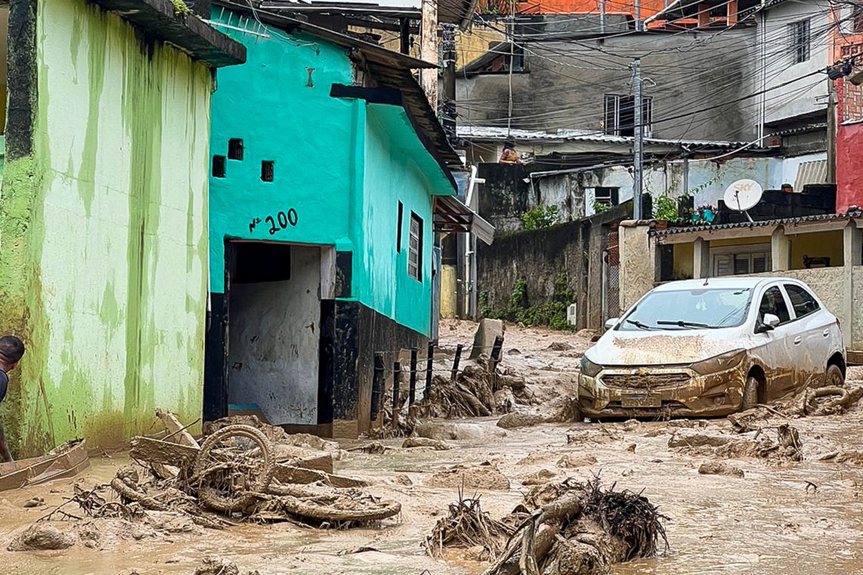 Cel puțin 24 de oameni au murit într-o furtună puternică în Brazilia
