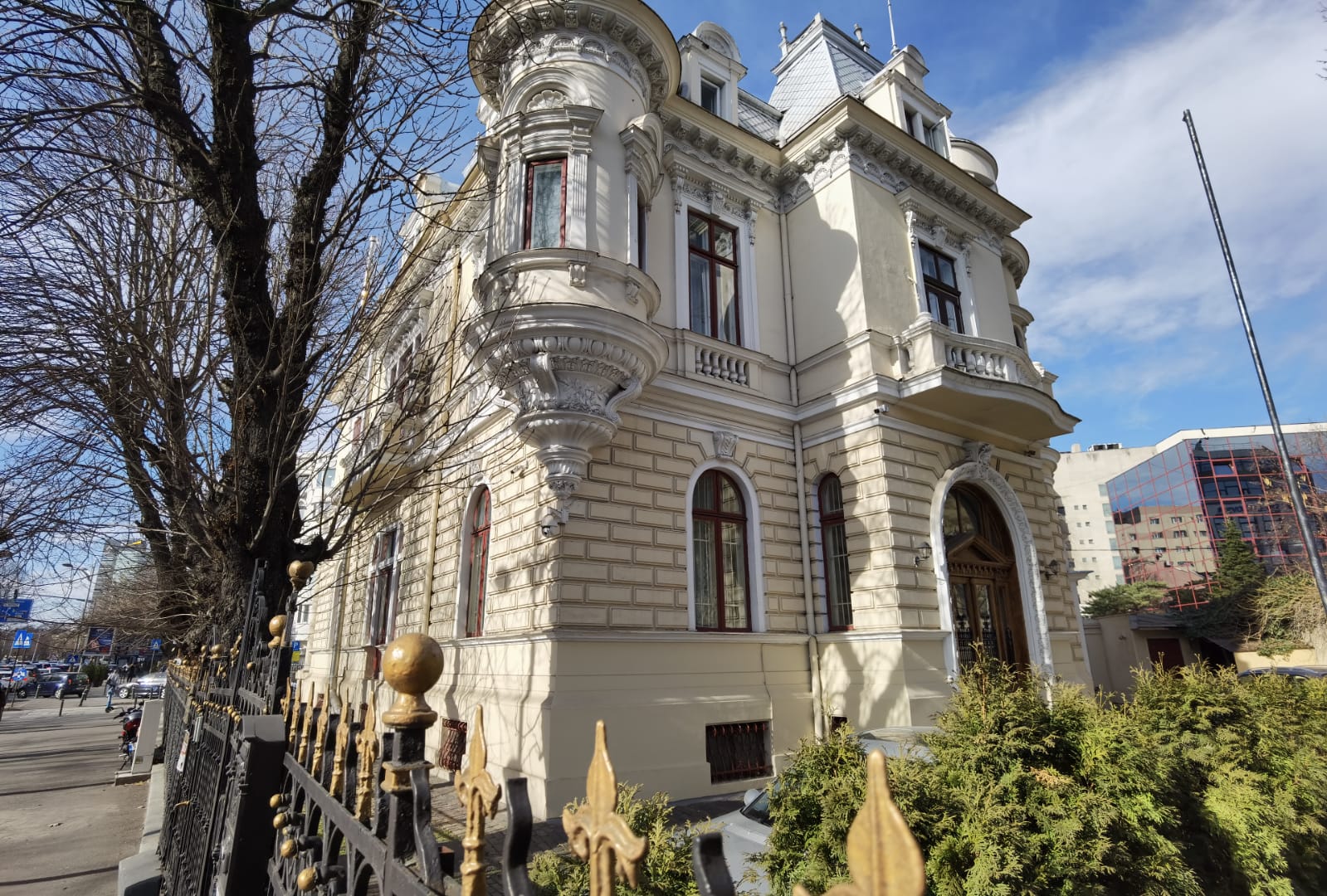 Cum încearcă să recruteze Rusia tineri români prin Centrul Rus pentru Cultură din București