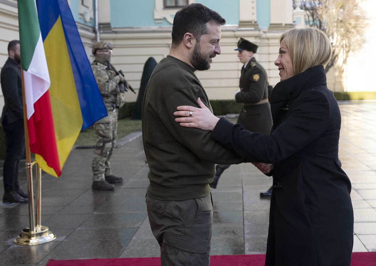La Kiev, Giorgia Meloni l-a asigurat pe Zelenski că sprijinul Italiei nu va slăbi. Premierul italian a fost și la Bucha și Irpin