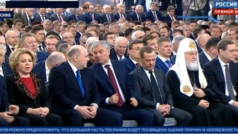 Dmitri Medvedev doarme in timpul discursului lui Putin