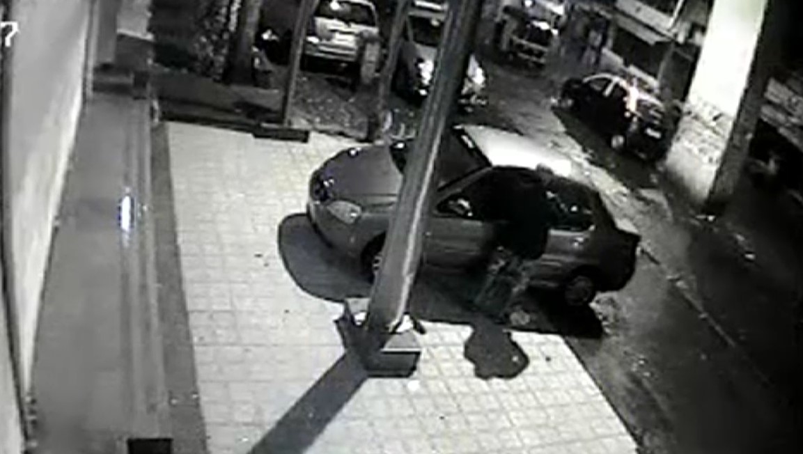 Cele mai frecvente greșeli pe care le fac șoferii și care atrag spărgătorii de mașini