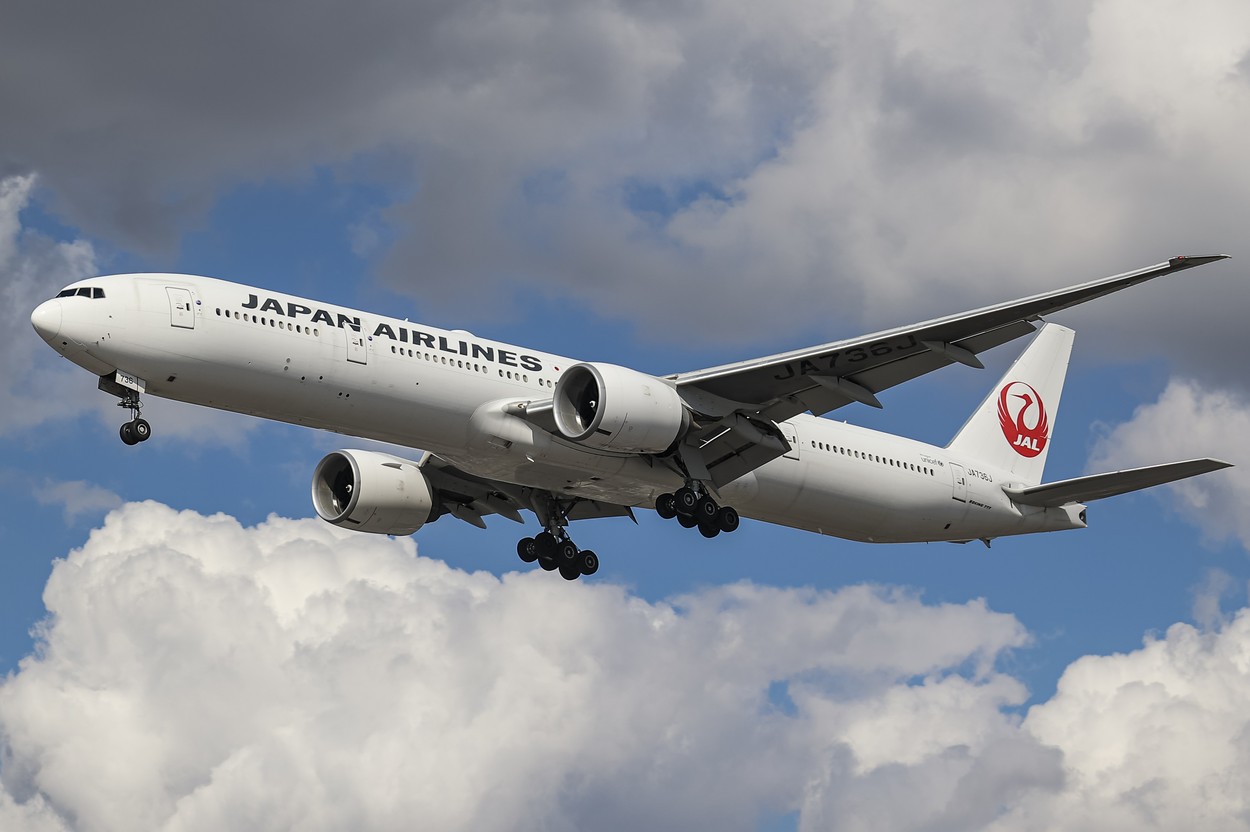 În Japonia, un avion ajuns la destinație n-a mai putut să aterizeze pentru că a întârziat 10 minute iar aeroportul s-a închis