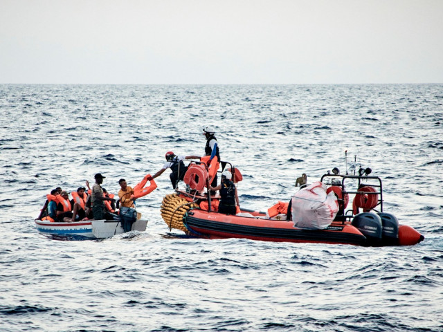 L’Italia ha approvato una legge che consente il sequestro delle navi che soccorrono i migranti