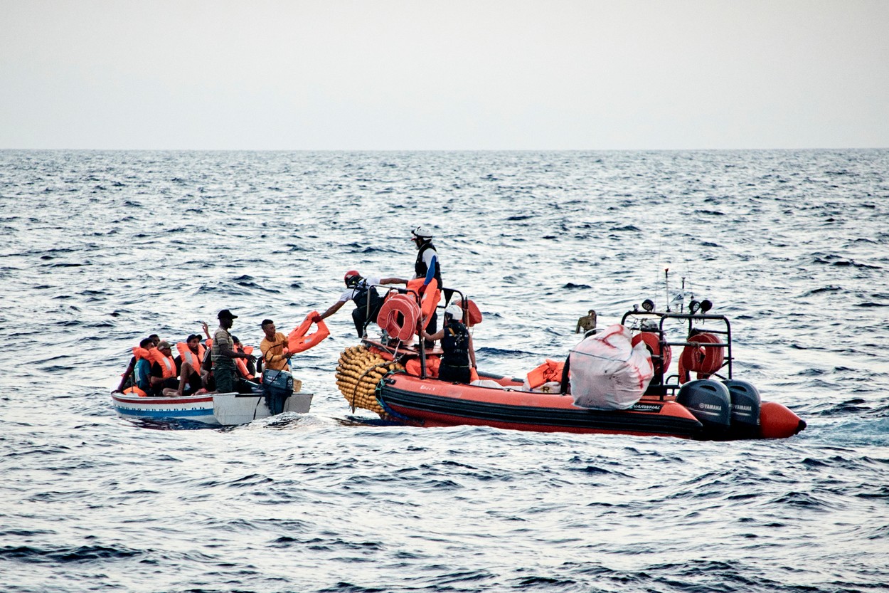 Italia a aprobat o lege care permite confiscarea navelor care salvează migranți