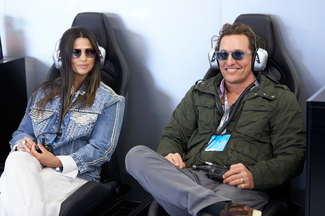 Actorul Matthew McConaughey și soția lui se aflau în avionul care a căzut în gol sute de metri într-o zonă cu turbulențe puternice
