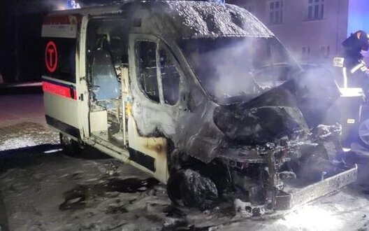 Două ambulanţe care urmau să fie donate Ucrainei au fost incendiate în Polonia