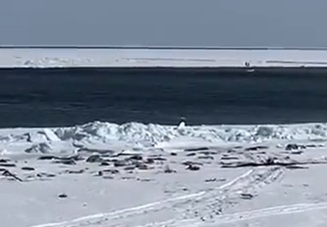 VIDEO Operațiune de salvare dificilă. 50 de pescari au rămas izolați pe o bucată de gheață, pe Insula Sahalin