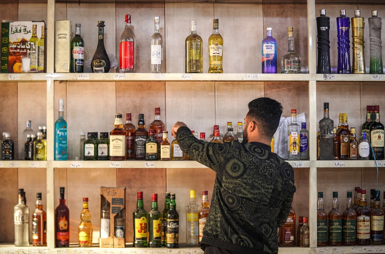 Cât de mult alcool e prea mult de Sărbători? Cum ne putem bucura de un pahar cu cei dragi, fără să facem excese