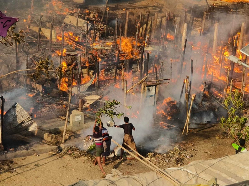 Fire breaks out at Balukhali Rohingya Refugee camp