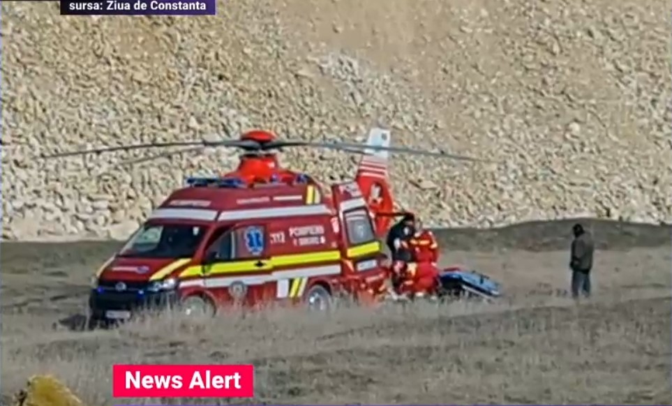 Un bărbat a murit și altul e în stare gravă, după ce un camion cu pietre a fost basculat peste ei, într-o carieră din Constanța