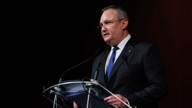 Nicolae Ciucă, premierul României, susţine un discurs.