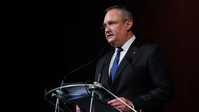 Nicolae Ciucă, premierul României, susţine un discurs.