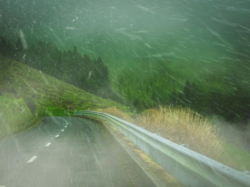 Avertizare meteo: Cod galben de vânt puternic și ploi în zonele montane