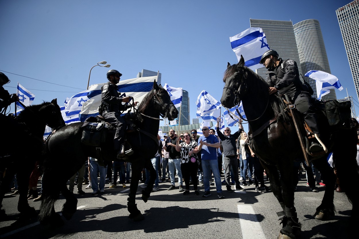 Protestatarii au încercat să-l împiedice pe Netanyahu să plece din țară. Premierul israelian s-a dus la aeroport cu elicopterul