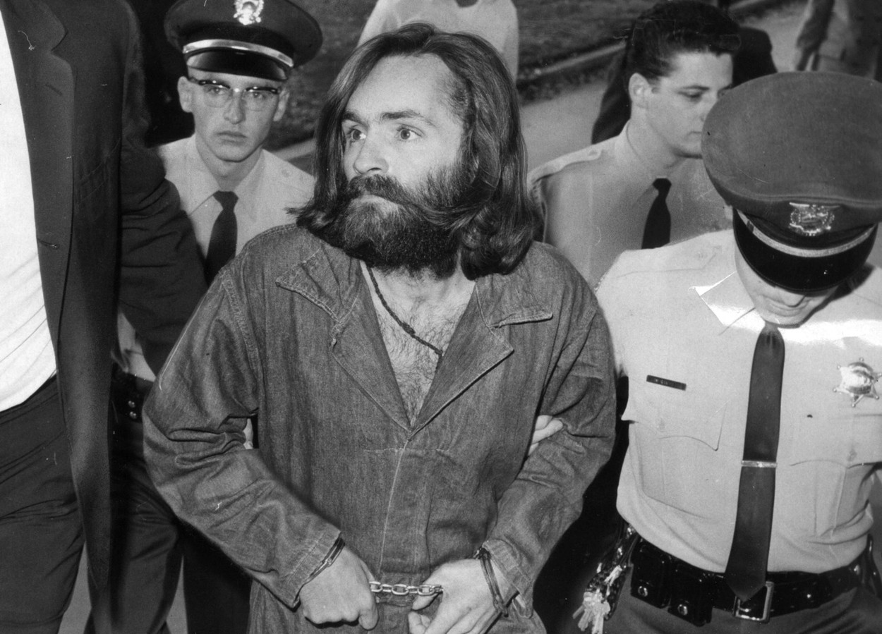 Linda Kasabian, femeia care stătea de pază la crimele "Familiei Manson", a murit la 73 de ani