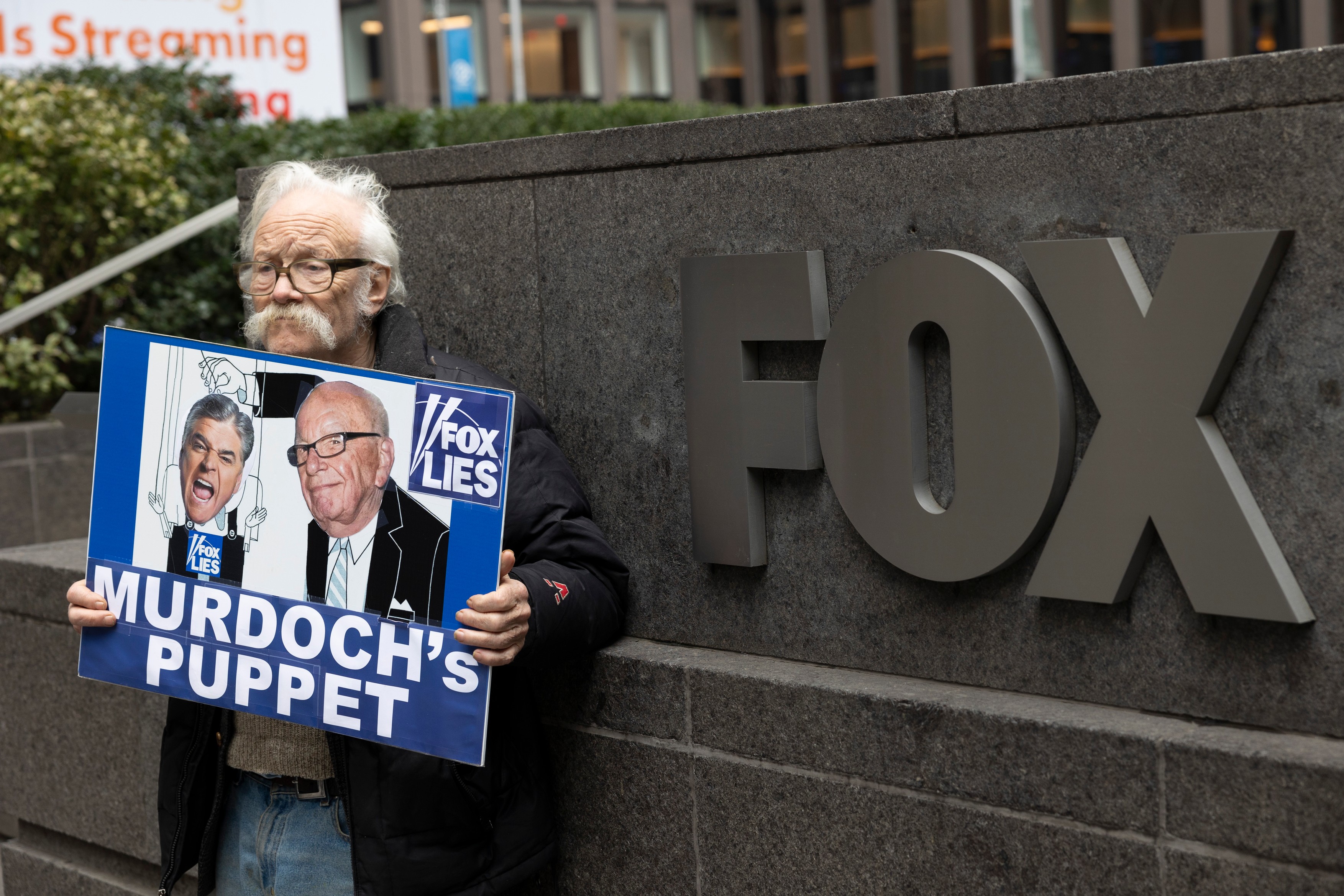Rupert Murdoch recunoaște în fața justiției americane că Fox News a făcut ecoul minciunilor lui Trump privind alegerile din 2020