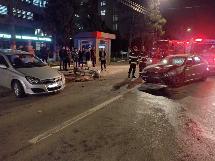 Accident grav în fața Spitalului Județean Slatina, cu două mașini și un pieton. O femeie a murit