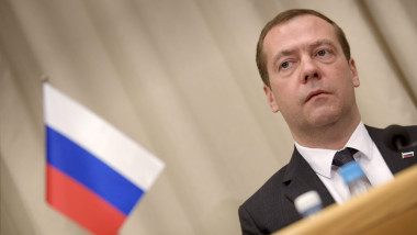 Dmitri Medvedev susţine o conferinţă de presă în Finlanda pe 9 decembrie 2016.