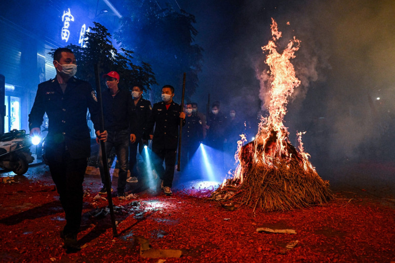 Jump Bonfire in China’s Jieyang
