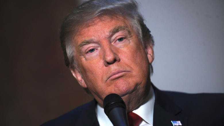 Donald Trump, fostul preşedinte al SUA, susţine o conferinţă de presă la New York, pe 3 noiembrie 2015.