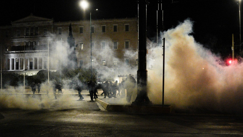 Ciocniri între protestatari și polițiști la Atena