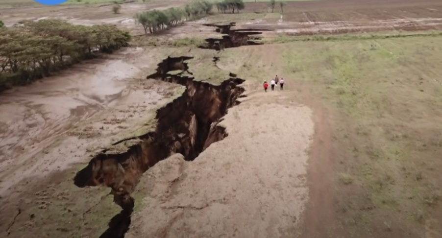 Continentul african se rupe în două, pe mii de kilometri au apărut fisuri imense. Un nou ocean s-ar putea forma