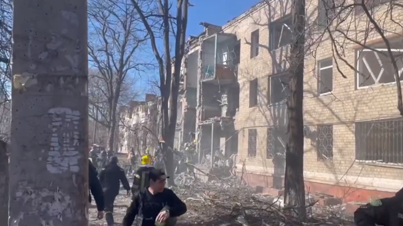 Blocuri bombardate de ruși în Kramatorsk, cel puțin un mort și trei răniți. Acordul pentru cereale, prelungit cu 60 de zile